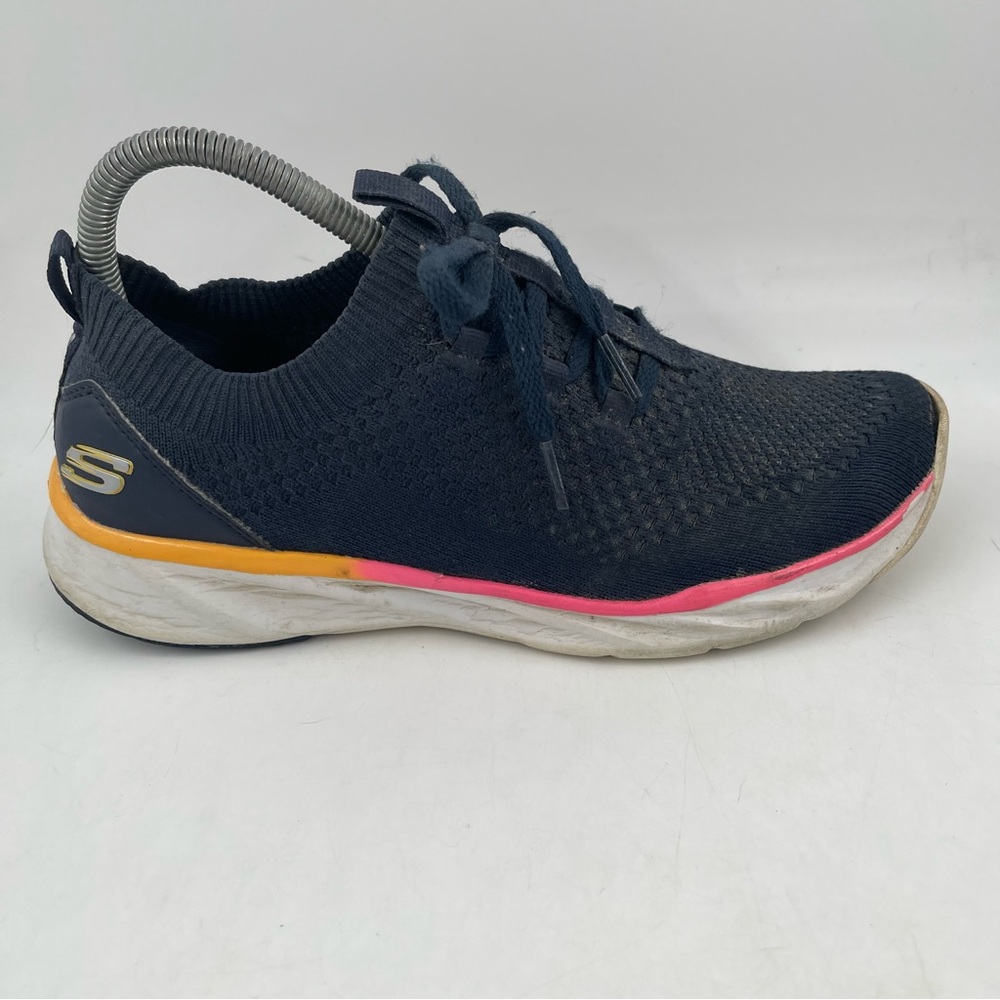 Skechers Women’s Max Cushioning Delta Ultra Groove Sneakers - Size 8.5